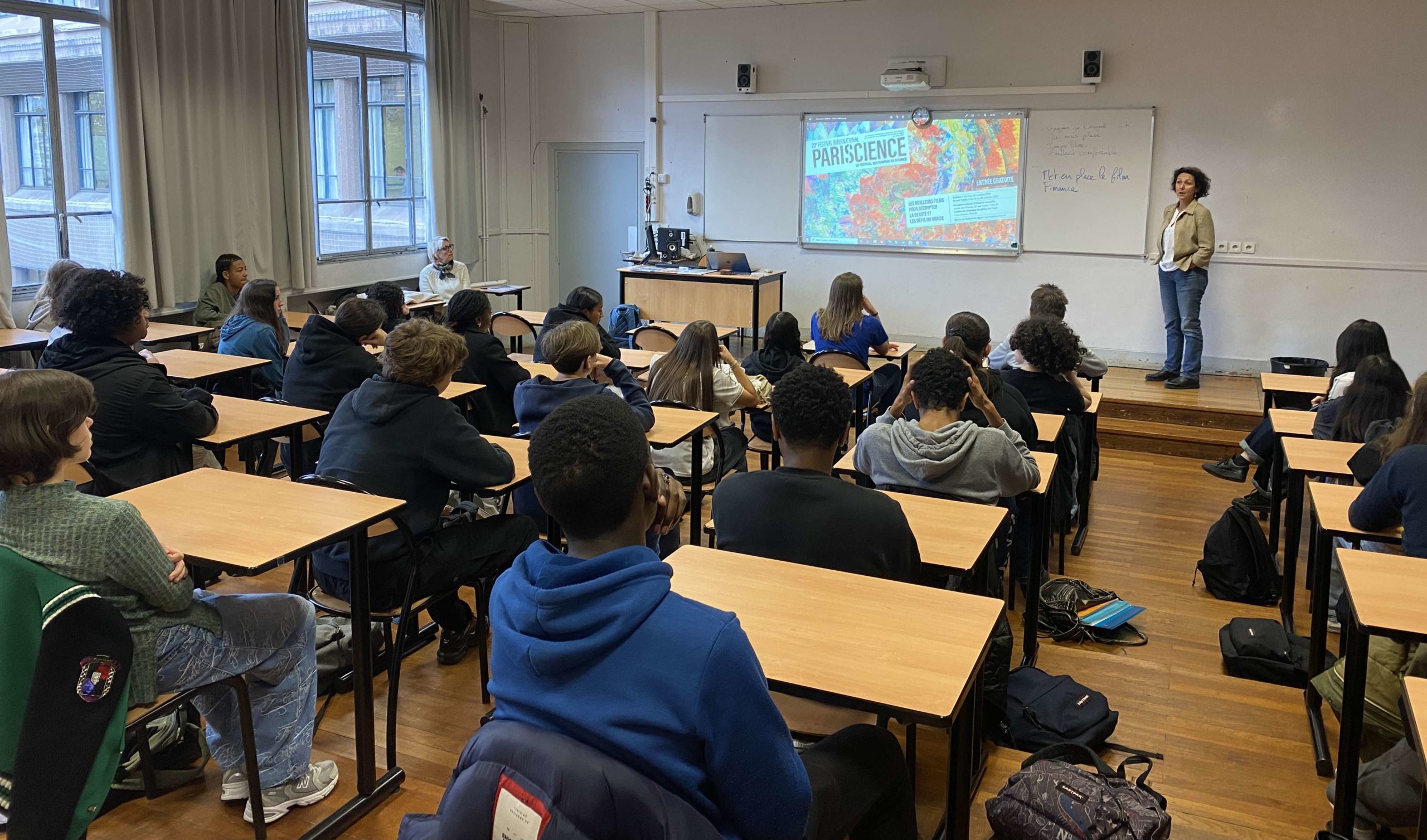 Caroline Richter-Bonini lors de l'intervention des marraines du Jury Lycéen au lycée Hélène Boucher de Paris